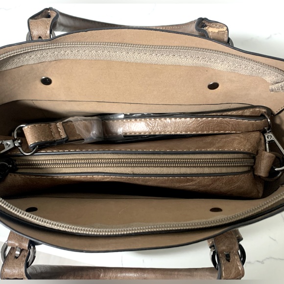 Treska Shoulder Bag and Crossbody - Picture 9 of 10